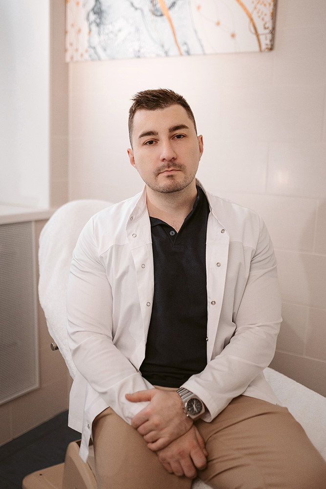 доктор Абозин Максимильян Владимирович